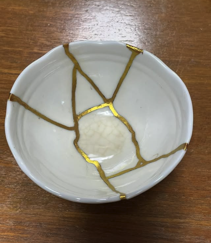 金彩をほどこしたガラスの器